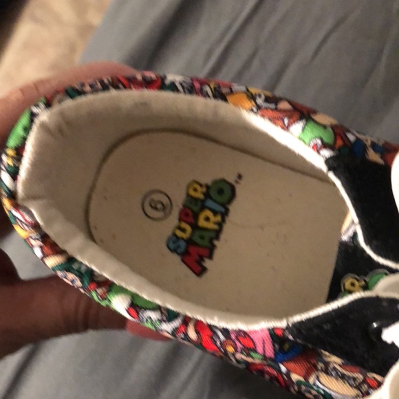 Super Mario sneakers - Picture 4 of 4